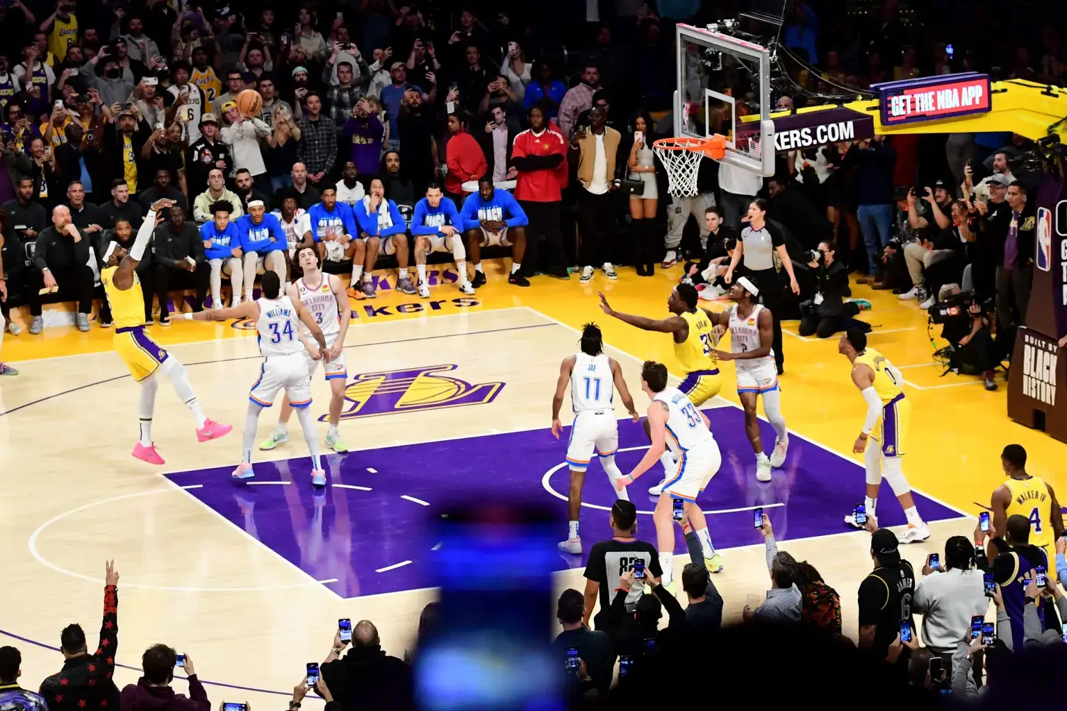 Lakers ticket prices soar as LeBron James approaches NBA scoring record