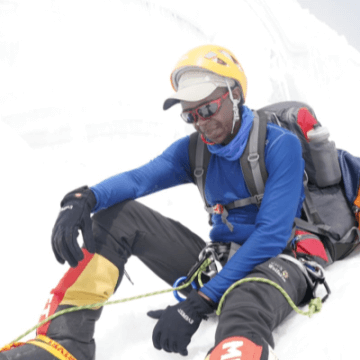 Kenyan Climber Cheruiyot Kirui to Remain on Everest