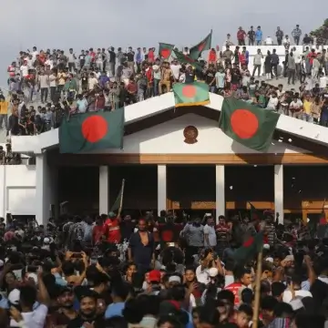 Bangladesh PM Resigns, Police Strike in Wake of Deadly Protests