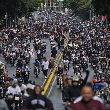 Mass Protests Erupt in Venezuela Amid Disputed Election Results