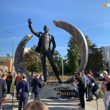 Russia Honors Nelson Mandela with New Statue