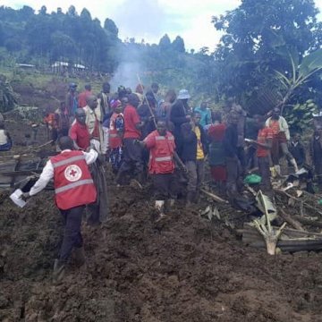 Military Deployed for Search & Rescue as Landslide Kills Dozens in Uganda