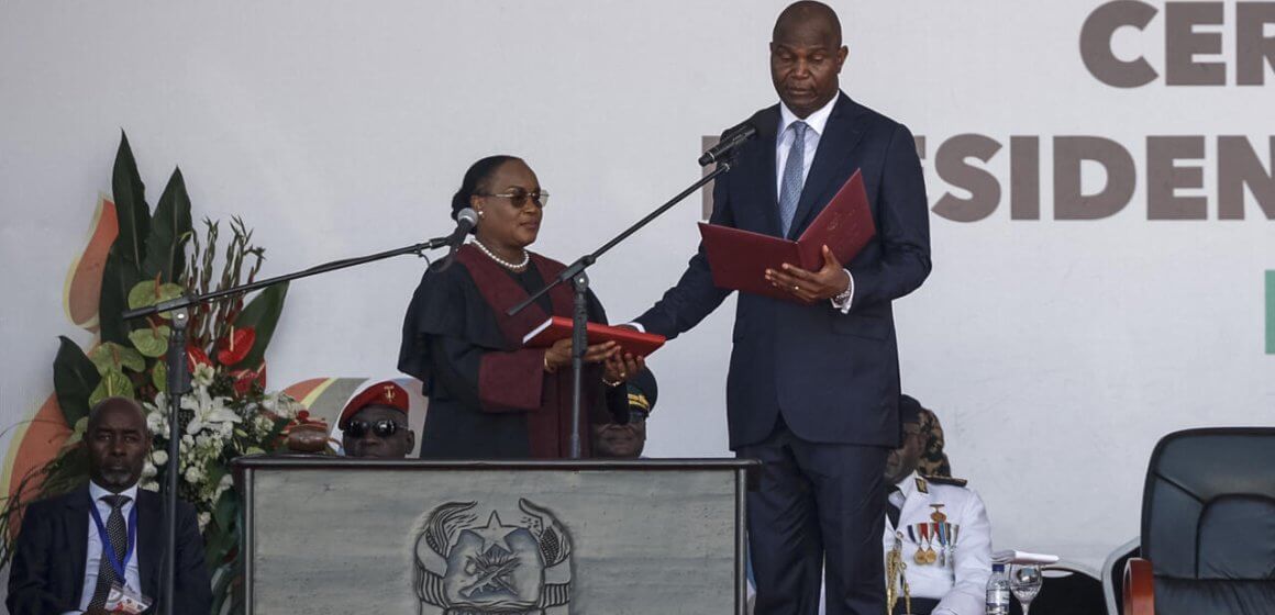 Daniel Chapo Sworn in as Mozambique’s President Amid Protests and Boycott