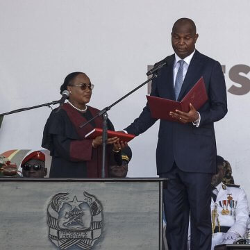 Daniel Chapo Sworn in as Mozambique’s President Amid Protests and Boycott