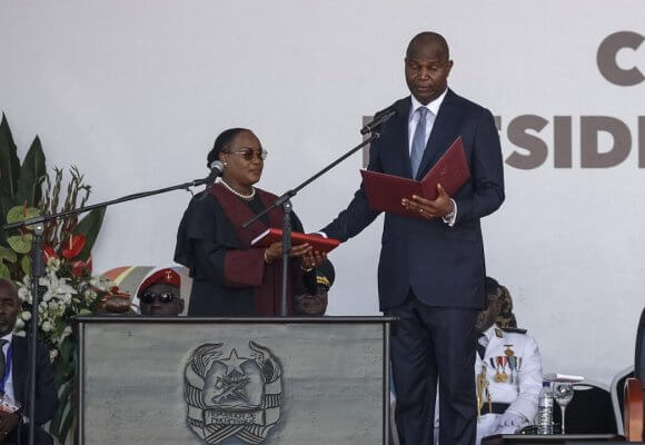 Daniel Chapo Sworn in as Mozambique’s President Amid Protests and Boycott